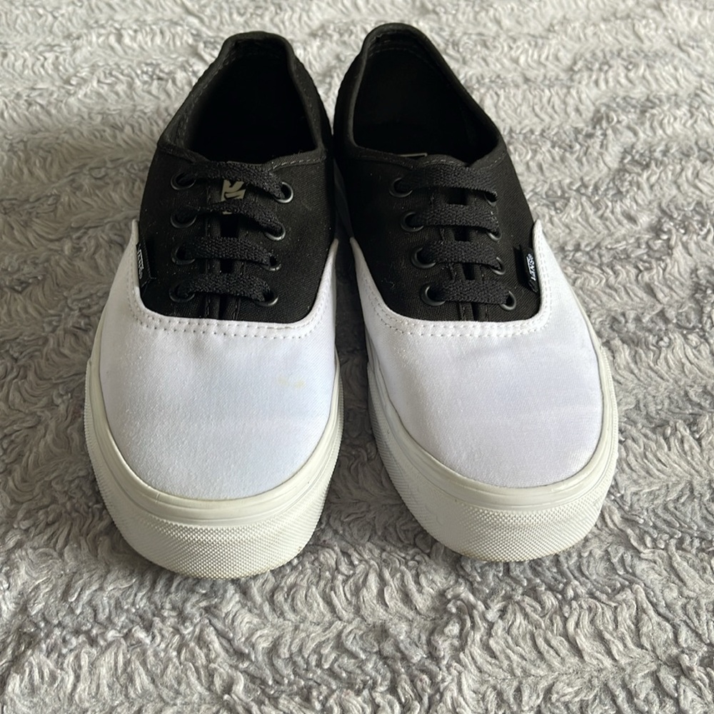 VANS - Picture 4 of 5